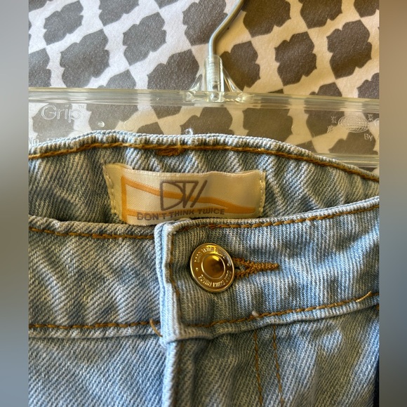 DTT (Don’t Think Twice) Grace balloon jeans in light blue NWT - Picture 7 of 8